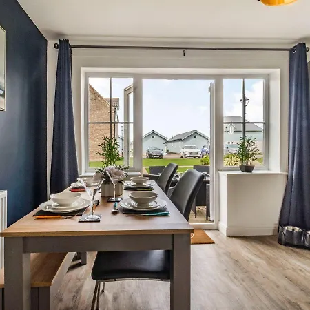 Lantern House Dom wakacyjny