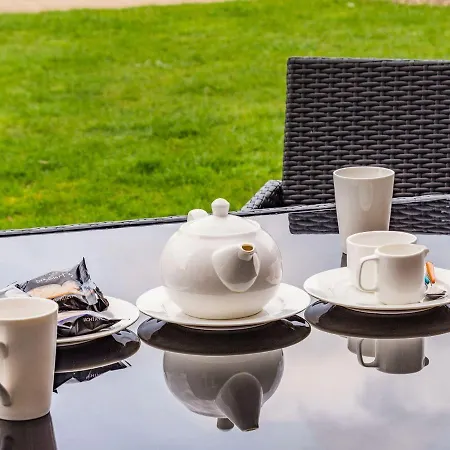 Lantern House Dom wakacyjny *